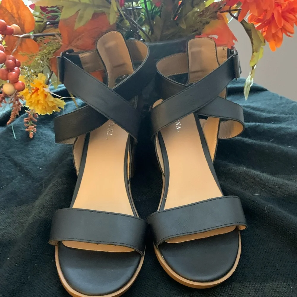 Sandals - Picture 2 of 3